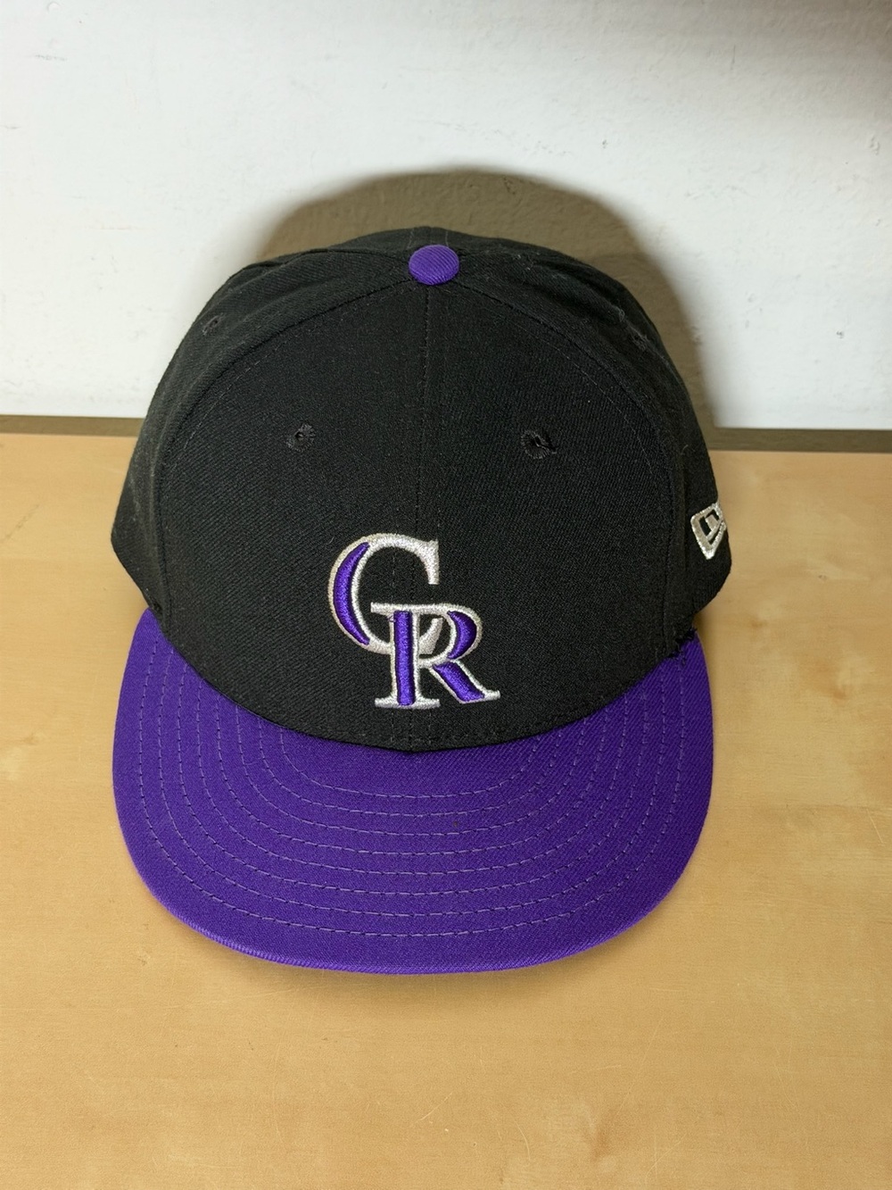 New Era Colorado Rockies On-Field 59FIFTY Fitted Hat Size 7 Black Purple